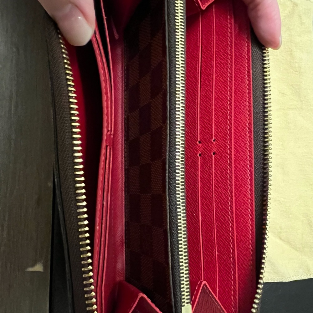 LOUIS VUITTON Clémence Wallet - Picture 2 of 6